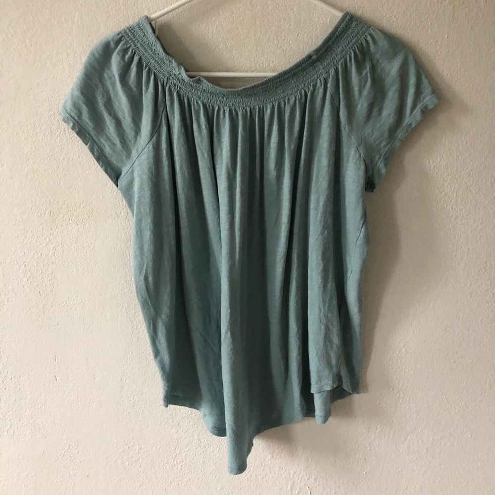 Off the shoulders shirt